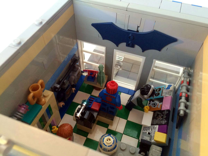 Illustration for article titled This Lego comic book store has a perfect place to live